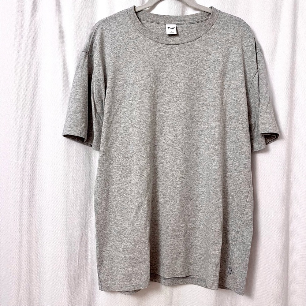 2/$20 BNWT WOMEN ARITZIA TNA ALPHA T SHIRT M